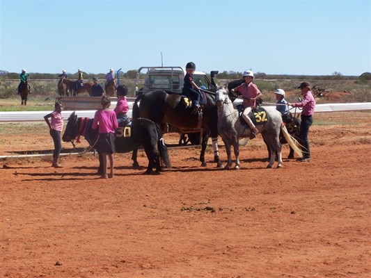 Yalgoo Annual Gymkhana - Watching the action