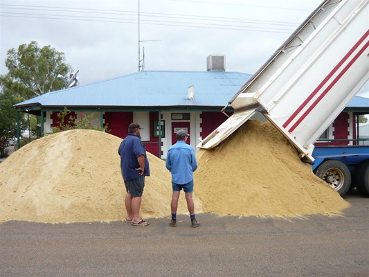 Australia Day in Yalgoo - dumping sand Aus day